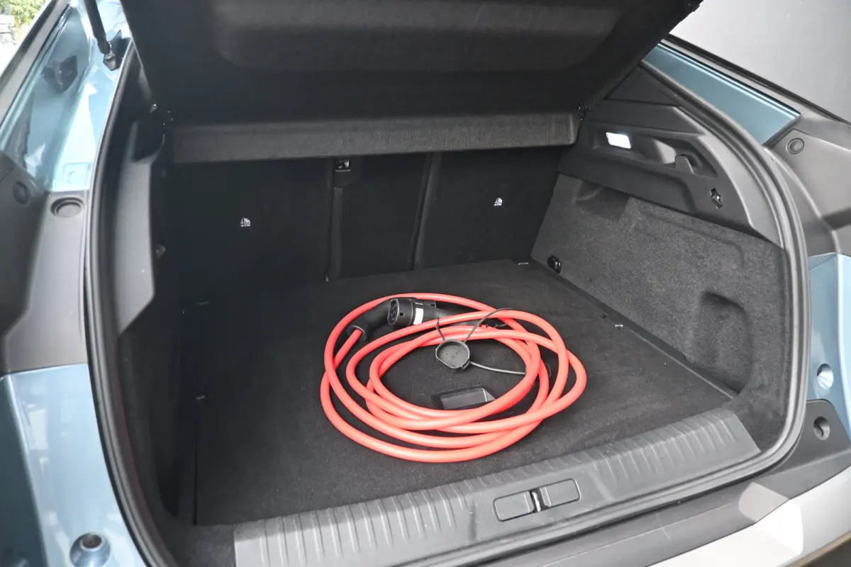 1.6 plug-in Hybrid 195 Allure Tot 8 jaar Garantie! | Afn. Trekhaak | 7,4kW Lader | AllSeason | Navigatie | Achteruitrijcamera | Keyless-Entry | !!
