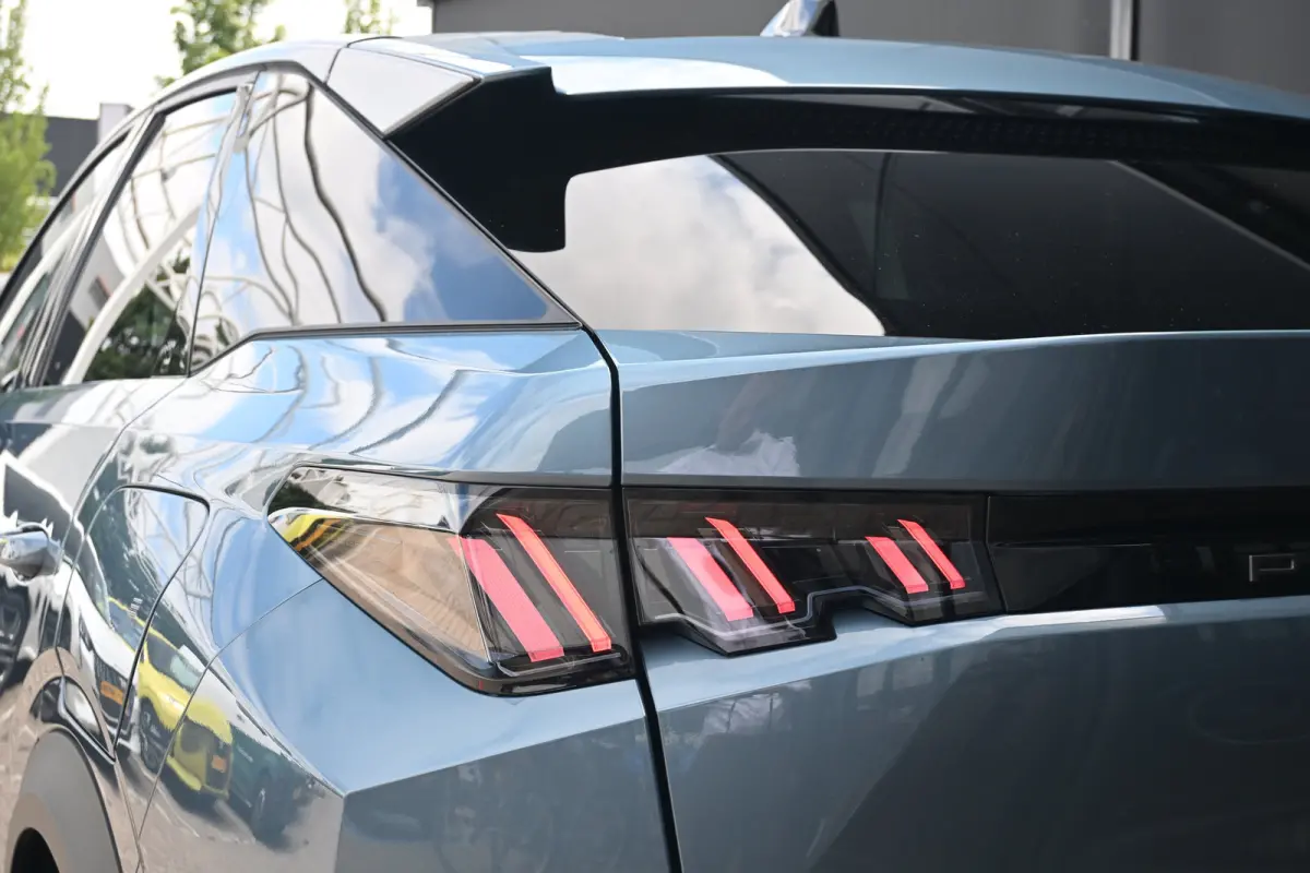 1.6 plug-in Hybrid 195 Allure Tot 8 jaar Garantie! | Afn. Trekhaak | 7,4kW Lader | AllSeason | Navigatie | Achteruitrijcamera | Keyless-Entry | !!