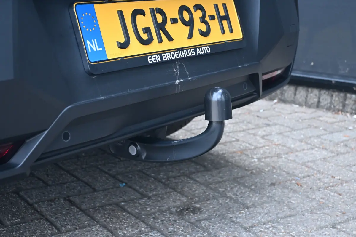 1.6 plug-in Hybrid 195 Allure Tot 8 jaar Garantie! | Afn. Trekhaak | 7,4kW Lader | AllSeason | Navigatie | Achteruitrijcamera | Keyless-Entry | !!