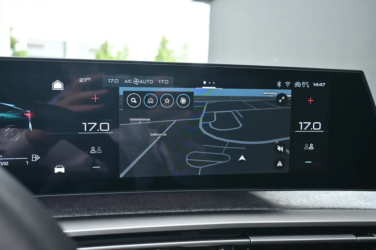 1.6 plug-in Hybrid 195 Allure Tot 8 jaar Garantie! | Afn. Trekhaak | 7,4kW Lader | AllSeason | Navigatie | Achteruitrijcamera | Keyless-Entry | !!