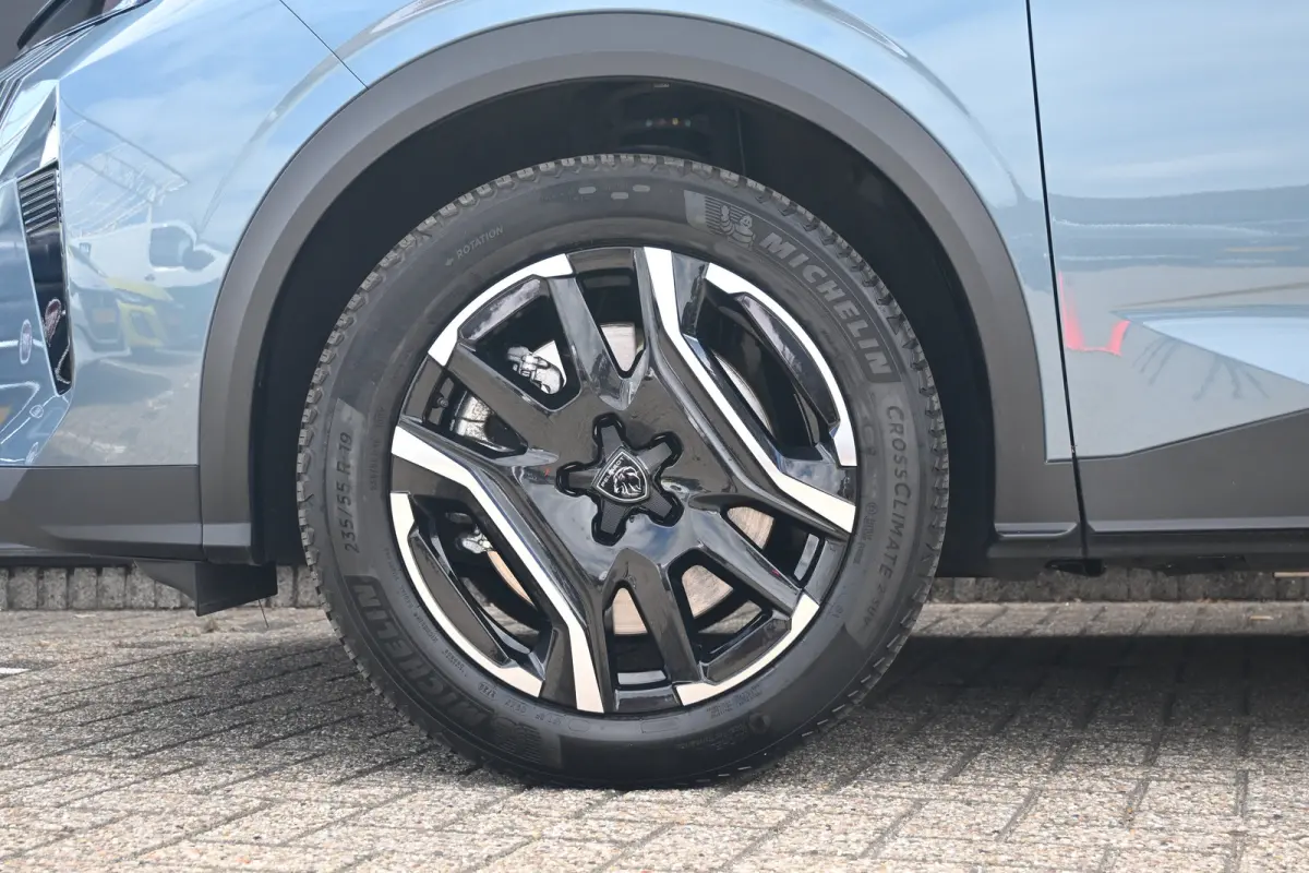 1.6 plug-in Hybrid 195 Allure Tot 8 jaar Garantie! | Afn. Trekhaak | 7,4kW Lader | AllSeason | Navigatie | Achteruitrijcamera | Keyless-Entry | !!
