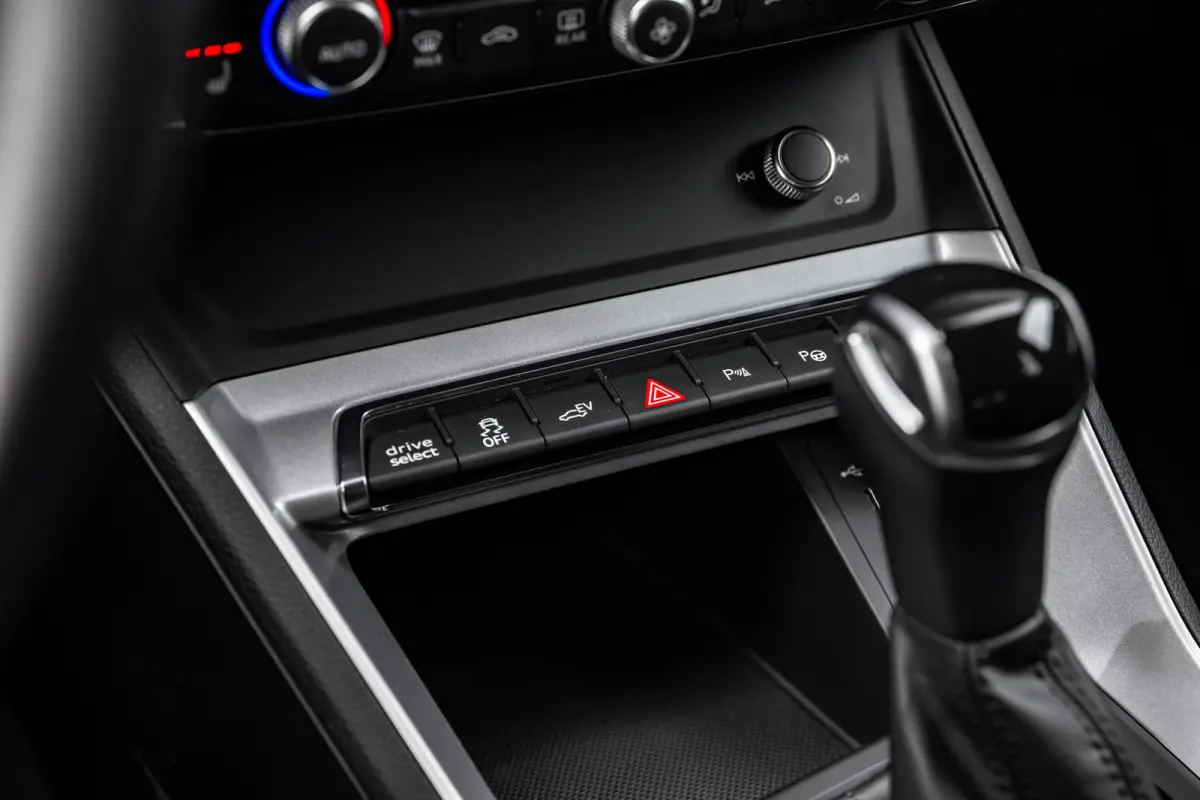 | Leder | Navigatie | Stoelverwarming |