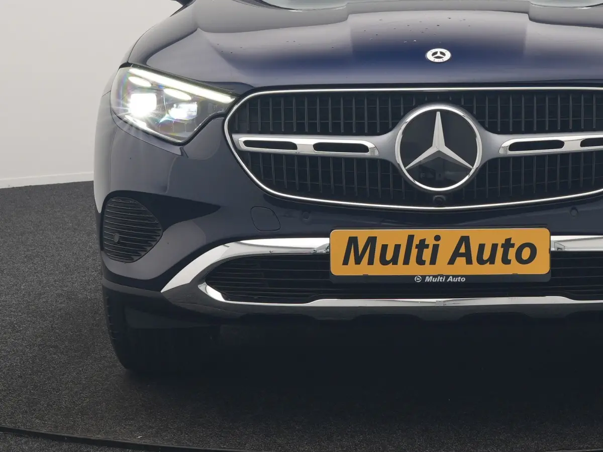 4MATIC Avantgarde PHEV 313pk Dealer O.H. | Adaptive Cruise | Camera | Digital LED | Sportstoelen Memory & Verwarmd | Stuur Verwarmd | Sfeerverlichting | Apple Carplay | Blis | Navigatie | MB