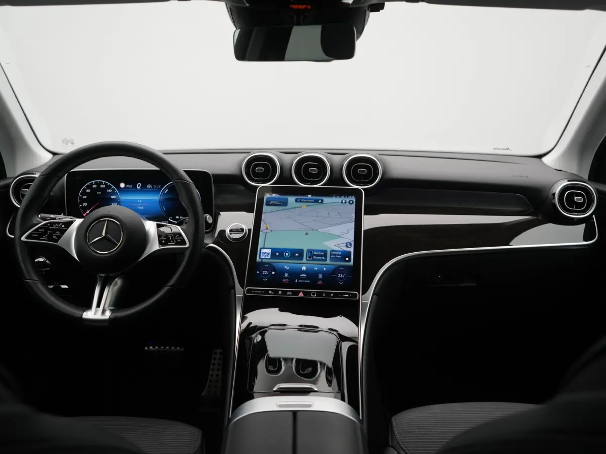 4MATIC Avantgarde PHEV 313pk Dealer O.H. | Adaptive Cruise | Camera | Digital LED | Sportstoelen Memory & Verwarmd | Stuur Verwarmd | Sfeerverlichting | Apple Carplay | Blis | Navigatie | MB