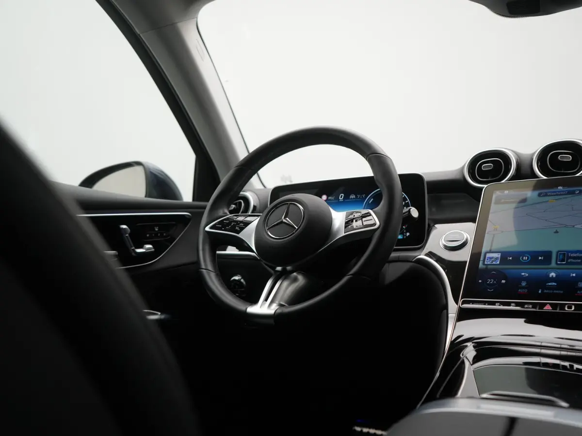 4MATIC Avantgarde PHEV 313pk Dealer O.H. | Adaptive Cruise | Camera | Digital LED | Sportstoelen Memory & Verwarmd | Stuur Verwarmd | Sfeerverlichting | Apple Carplay | Blis | Navigatie | MB