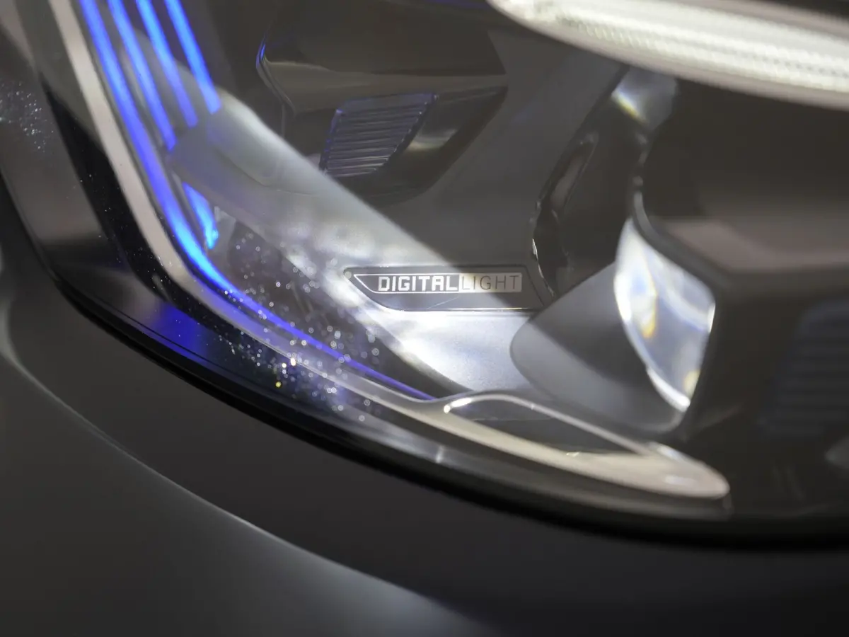 4MATIC Avantgarde PHEV 313pk Dealer O.H. | Adaptive Cruise | Camera | Digital LED | Sportstoelen Memory & Verwarmd | Stuur Verwarmd | Sfeerverlichting | Apple Carplay | Blis | Navigatie | MB