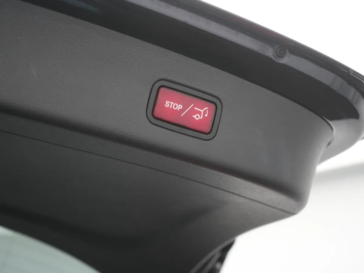 4MATIC Avantgarde PHEV 313pk Dealer O.H. | Adaptive Cruise | Camera | Digital LED | Sportstoelen Memory & Verwarmd | Stuur Verwarmd | Sfeerverlichting | Apple Carplay | Blis | Navigatie | MB