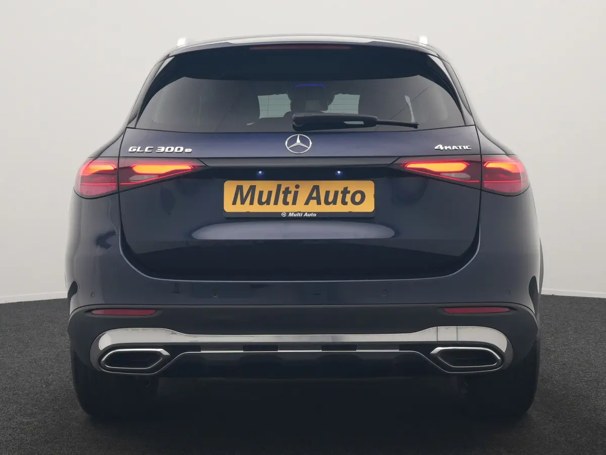4MATIC Avantgarde PHEV 313pk Dealer O.H. | Adaptive Cruise | Camera | Digital LED | Sportstoelen Memory & Verwarmd | Stuur Verwarmd | Sfeerverlichting | Apple Carplay | Blis | Navigatie | MB