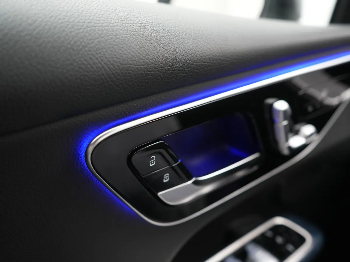 4MATIC Avantgarde PHEV 313pk Dealer O.H. | Adaptive Cruise | Camera | Digital LED | Sportstoelen Memory & Verwarmd | Stuur Verwarmd | Sfeerverlichting | Apple Carplay | Blis | Navigatie | MB