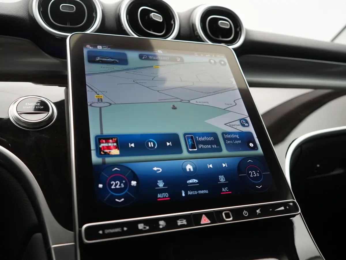 4MATIC Avantgarde PHEV 313pk Dealer O.H. | Adaptive Cruise | Camera | Digital LED | Sportstoelen Memory & Verwarmd | Stuur Verwarmd | Sfeerverlichting | Apple Carplay | Blis | Navigatie | MB