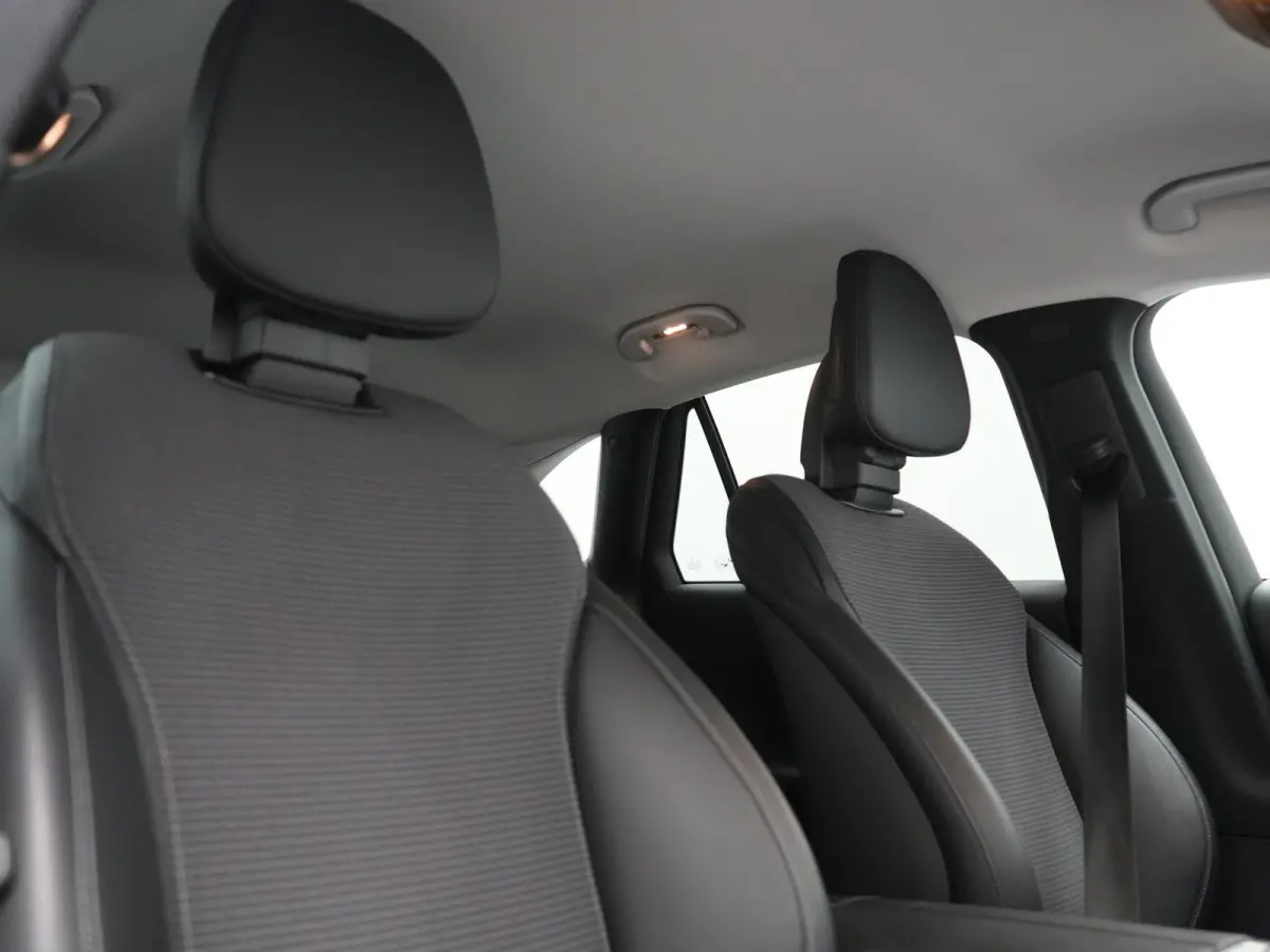 4MATIC Avantgarde PHEV 313pk Dealer O.H. | Adaptive Cruise | Camera | Digital LED | Sportstoelen Memory & Verwarmd | Stuur Verwarmd | Sfeerverlichting | Apple Carplay | Blis | Navigatie | MB