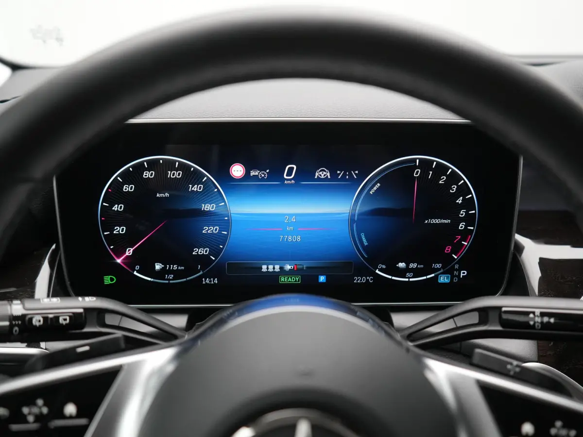 4MATIC Avantgarde PHEV 313pk Dealer O.H. | Adaptive Cruise | Camera | Digital LED | Sportstoelen Memory & Verwarmd | Stuur Verwarmd | Sfeerverlichting | Apple Carplay | Blis | Navigatie | MB
