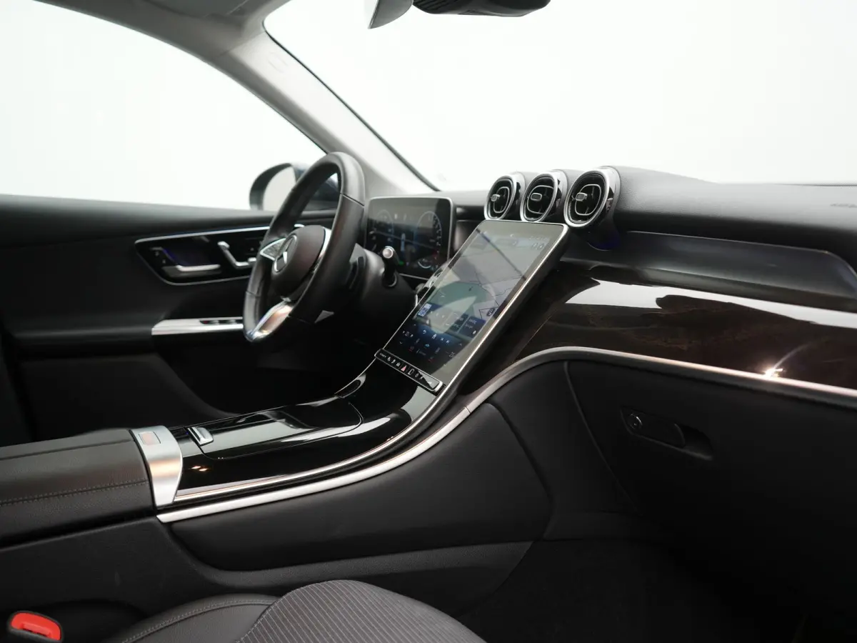 4MATIC Avantgarde PHEV 313pk Dealer O.H. | Adaptive Cruise | Camera | Digital LED | Sportstoelen Memory & Verwarmd | Stuur Verwarmd | Sfeerverlichting | Apple Carplay | Blis | Navigatie | MB
