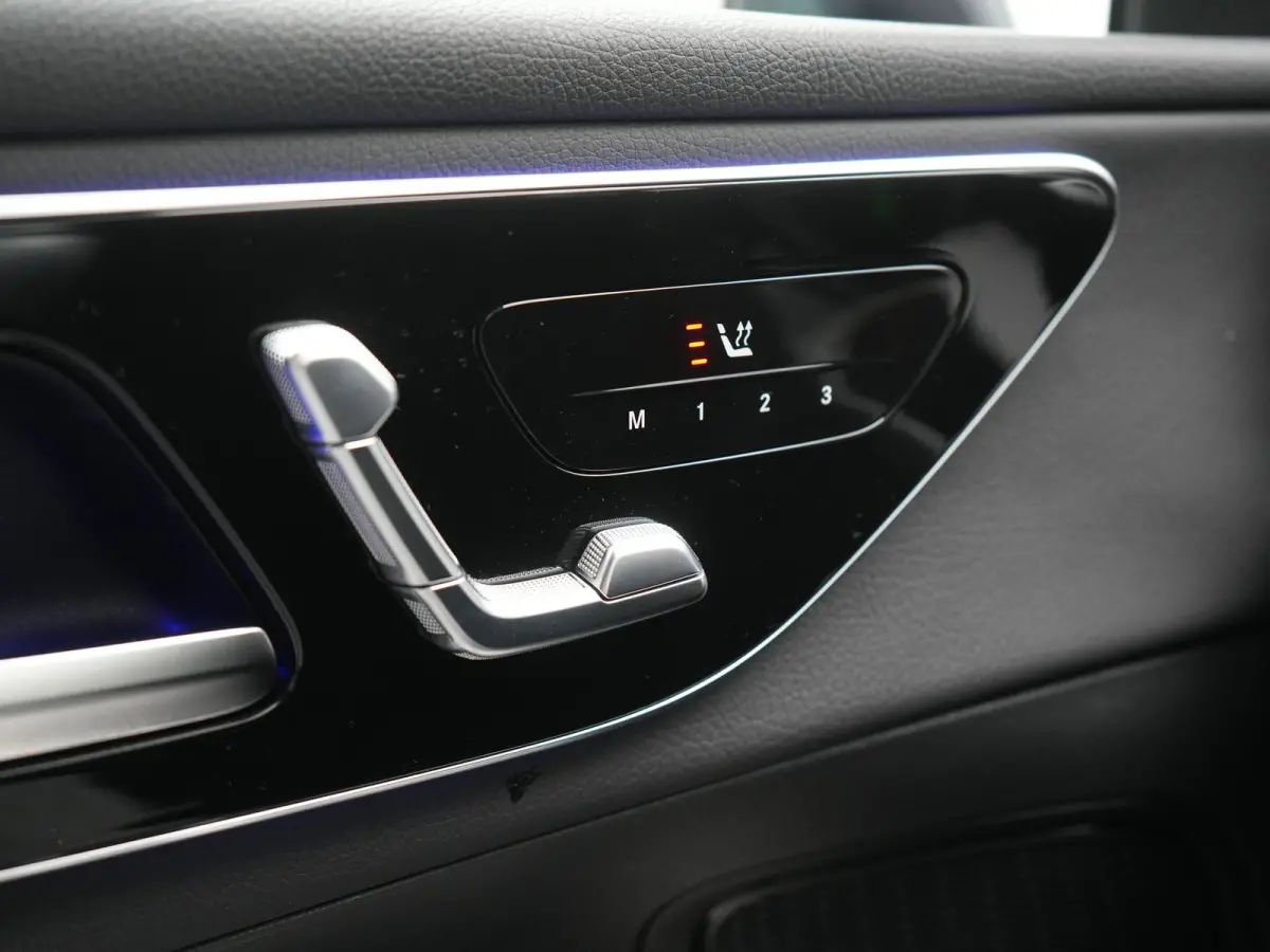 4MATIC Avantgarde PHEV 313pk Dealer O.H. | Adaptive Cruise | Camera | Digital LED | Sportstoelen Memory & Verwarmd | Stuur Verwarmd | Sfeerverlichting | Apple Carplay | Blis | Navigatie | MB