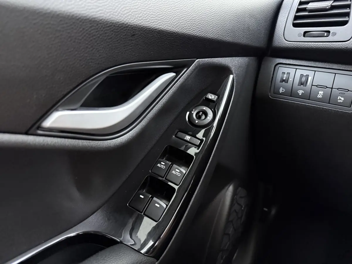 1.6i Go! | Automaat | Parkeersensoren | Lichtmetalen Velgen |