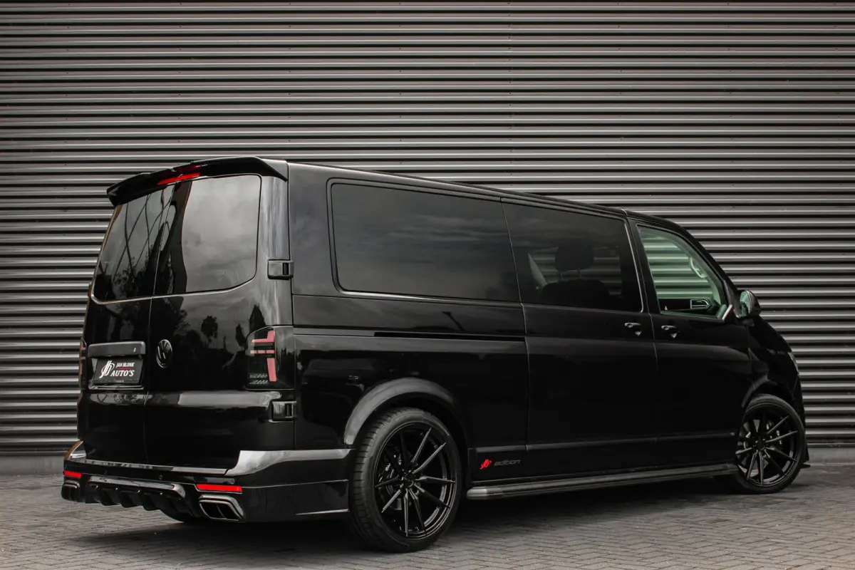 2.0 TDI L2H1 204PK BULLI DC DUBBEL CABINE / LEIGHTONVANS BODYKIT / FULL OPTIONS / LEDER / FULL BLACK /APPLE