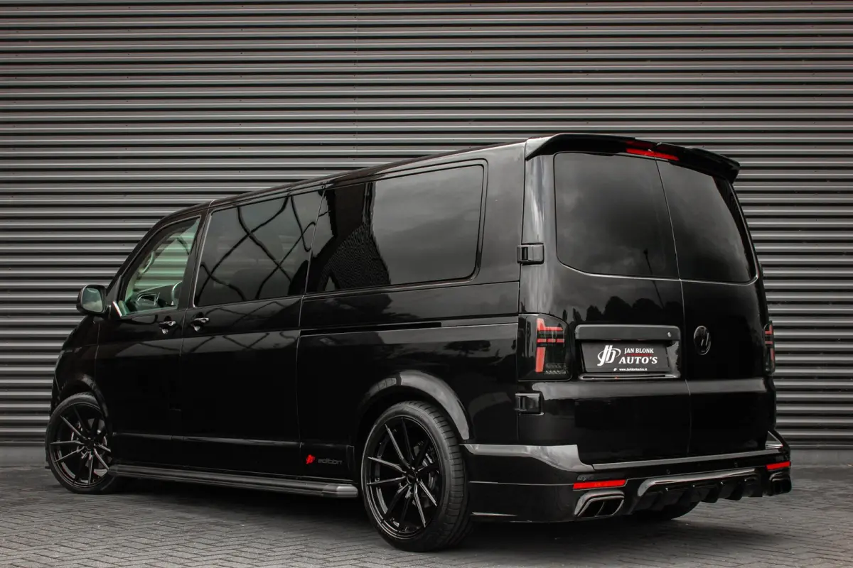 2.0 TDI L2H1 204PK BULLI DC DUBBEL CABINE / LEIGHTONVANS BODYKIT / FULL OPTIONS / LEDER / FULL BLACK /APPLE