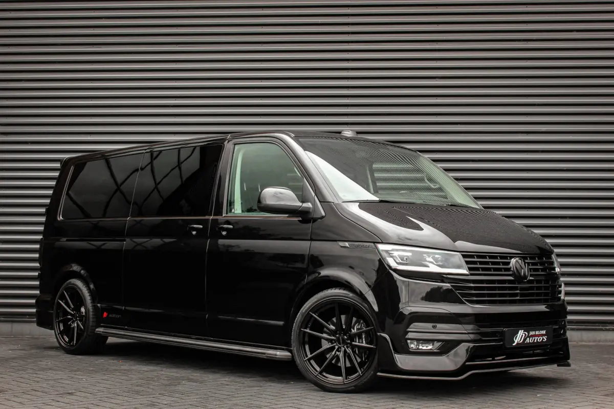 2.0 TDI L2H1 204PK BULLI DC DUBBEL CABINE / LEIGHTONVANS BODYKIT / FULL OPTIONS / LEDER / FULL BLACK /APPLE