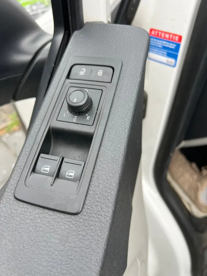 2.0 TDI L2H1 DC Trendline Automaat – Werkbus – 220V – Euro 6 – NAP – Trekhaak