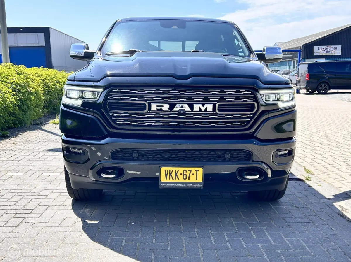 1500 4X4 5.7 V8 4x4 Crew Cab LIMITED LPG 300 LITER