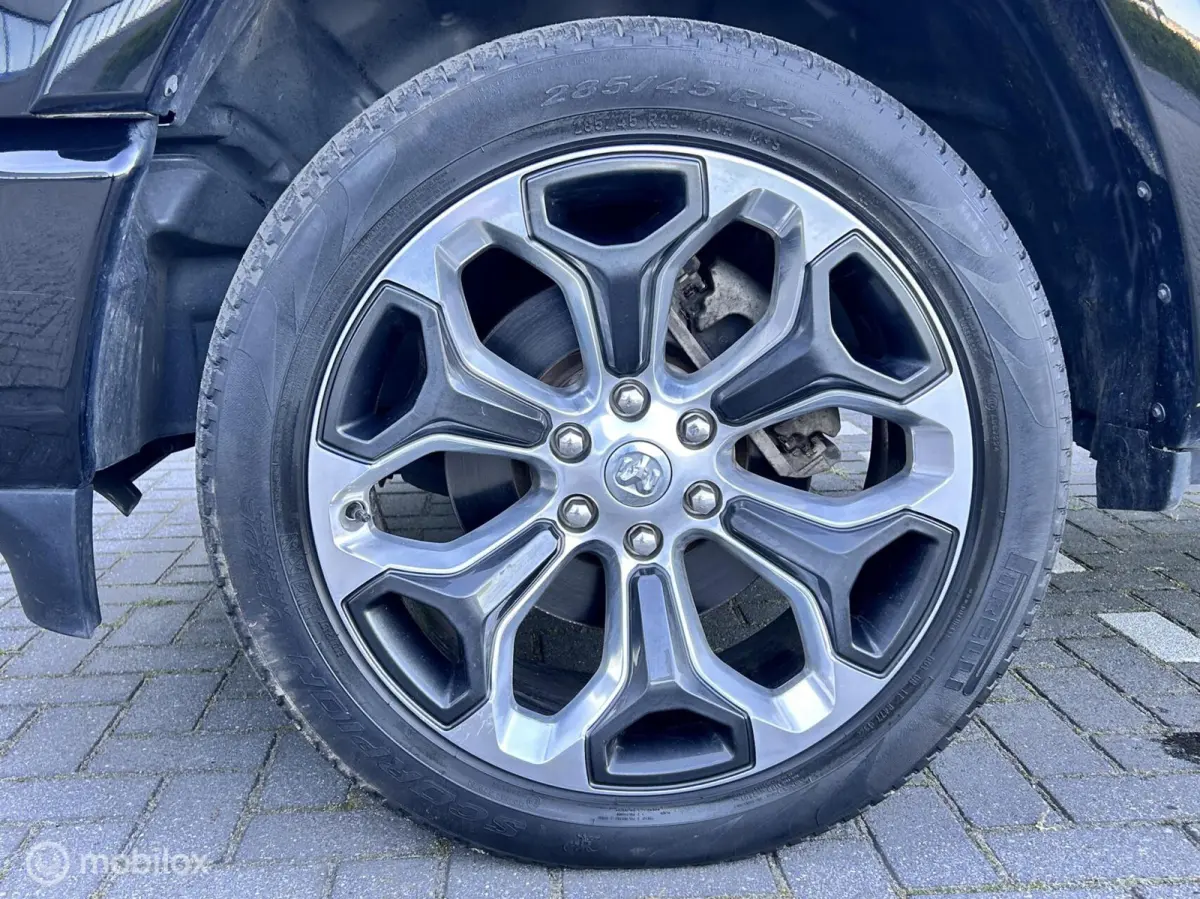 1500 4X4 5.7 V8 4x4 Crew Cab LIMITED LPG 300 LITER