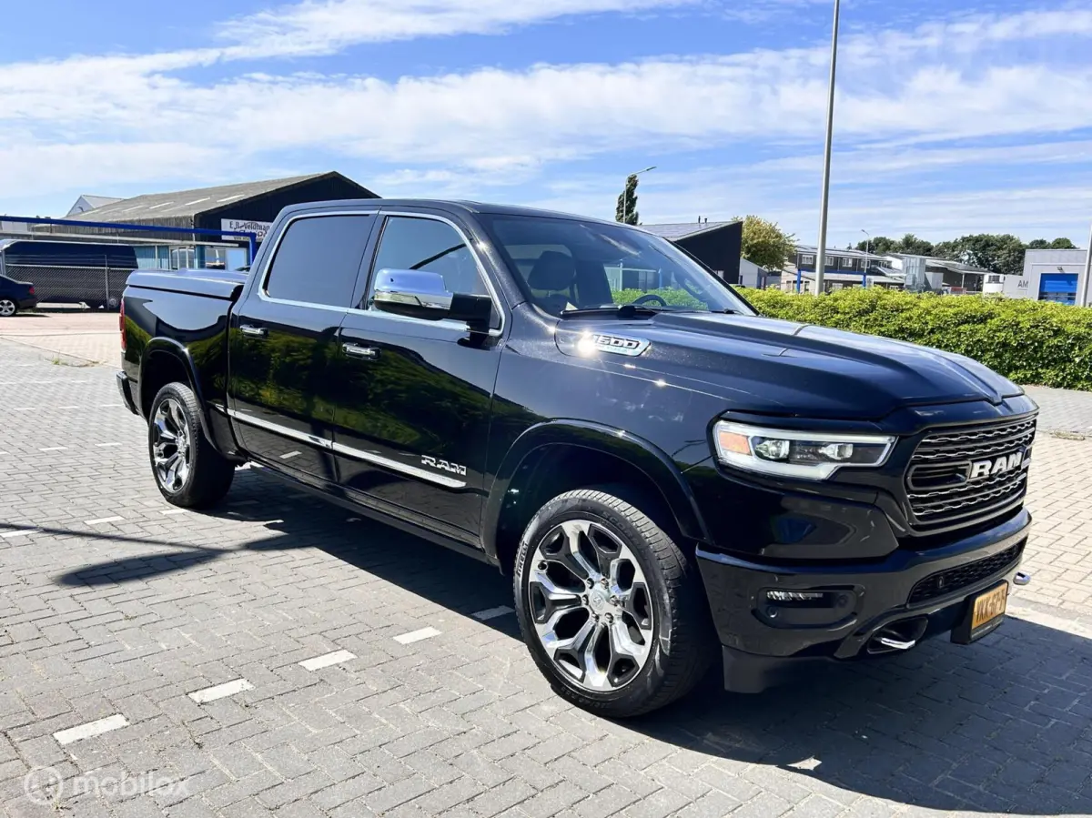 1500 4X4 5.7 V8 4x4 Crew Cab LIMITED LPG 300 LITER