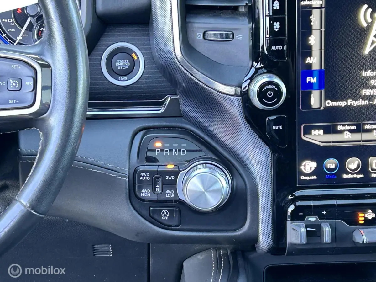 1500 4X4 5.7 V8 4x4 Crew Cab LIMITED LPG 300 LITER