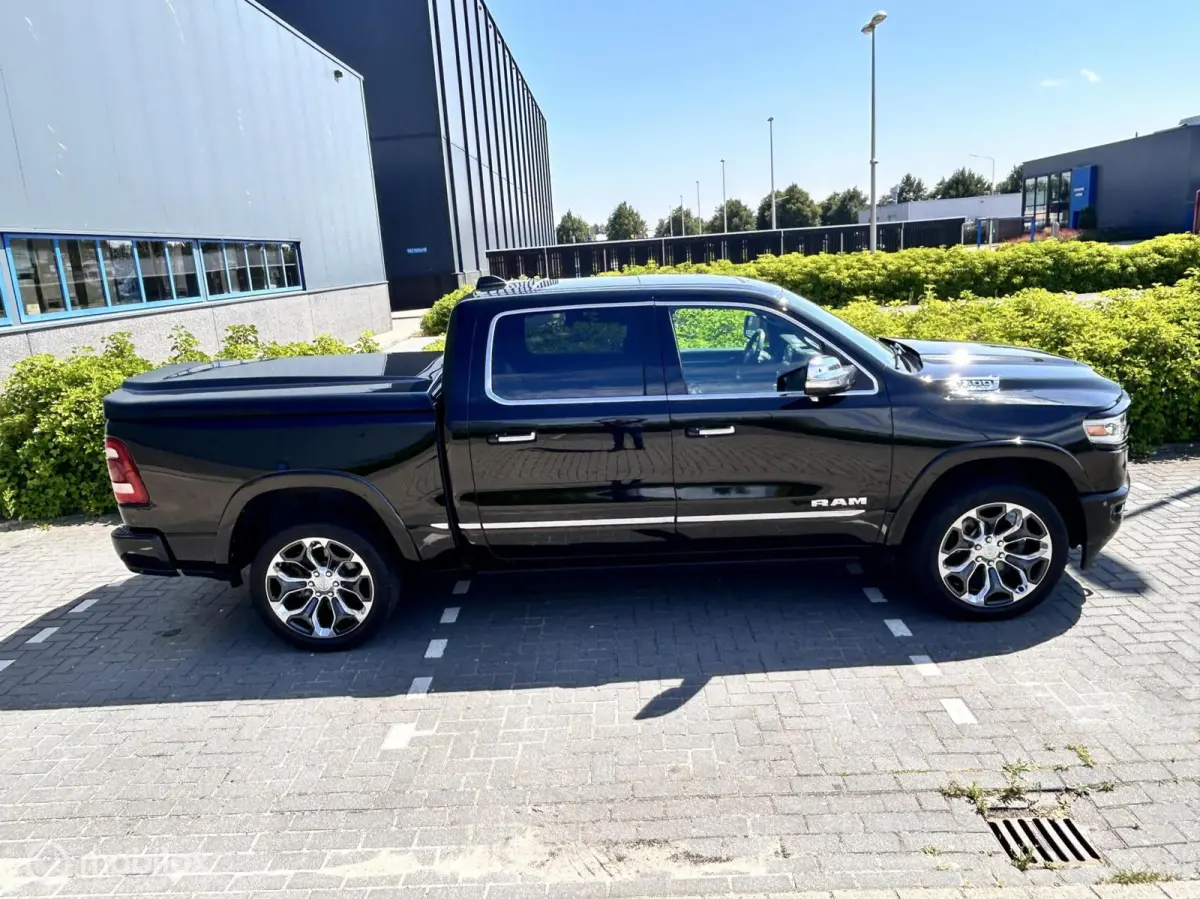 1500 4X4 5.7 V8 4x4 Crew Cab LIMITED LPG 300 LITER