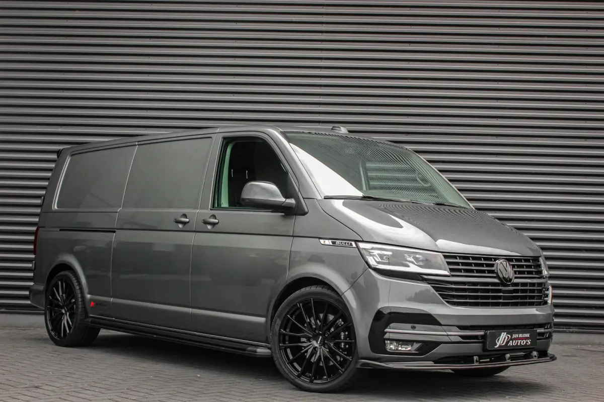 2.0 TDI L2H1 204PK JB-EDITION DSG / PDC / VERLAGINGSVEREN / LEDEREN BEKLEDING / FULL / APPLE CARPLAY /NAVI