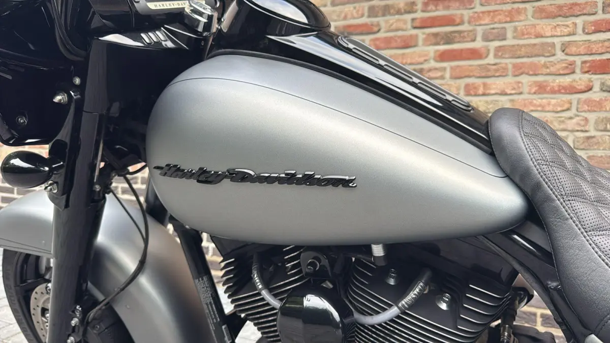 FLHXS Streetglide Street Glide  Special mat grijs blackout