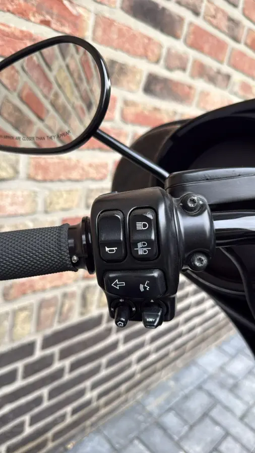 FLHXS Streetglide Street Glide  Special mat grijs blackout