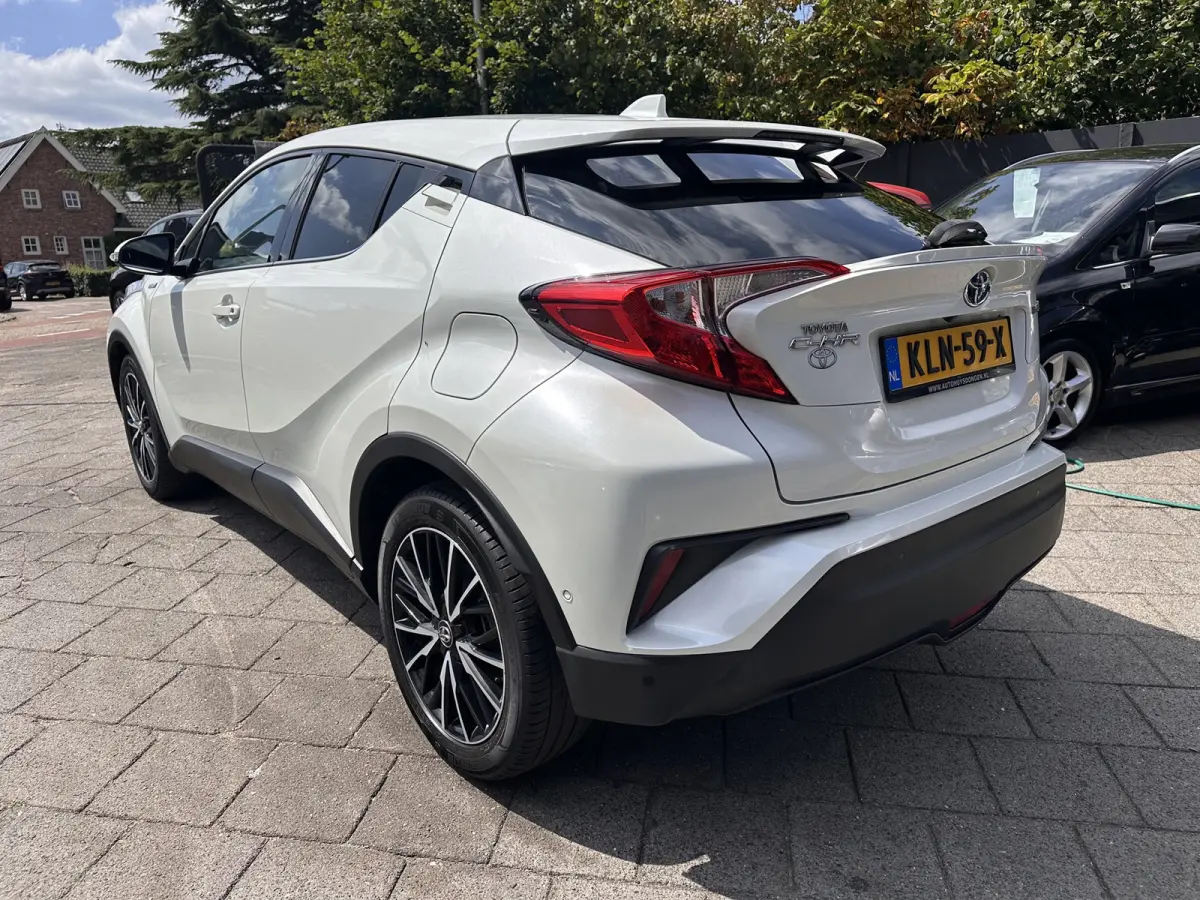 1.8 Hybrid Black Edition|Leder|Navi