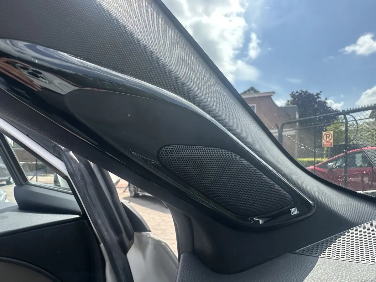 1.8 Hybrid Black Edition|Leder|Navi