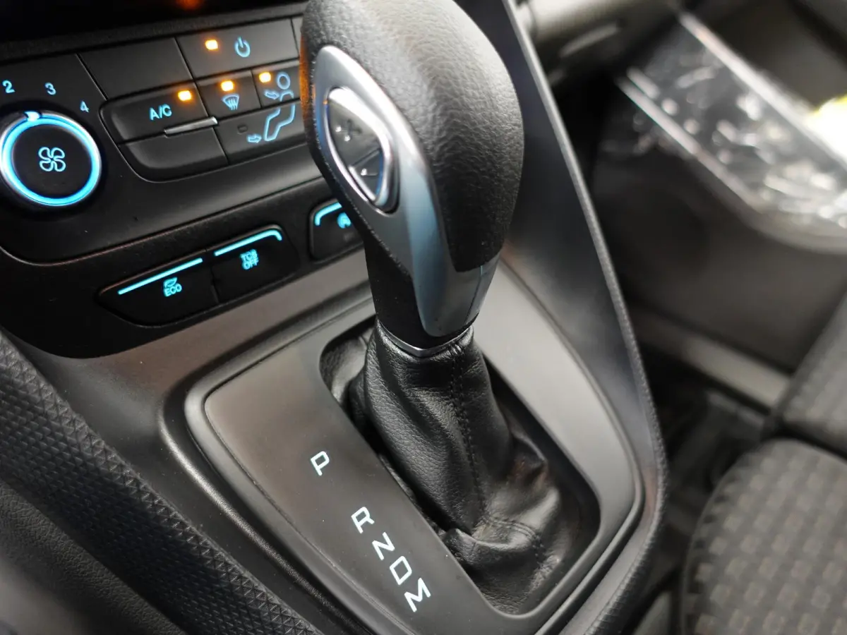 1.5 EcoBlue L2 Trend Automaat Navigatie Airco Parkeersensoren Cruise Control Camera