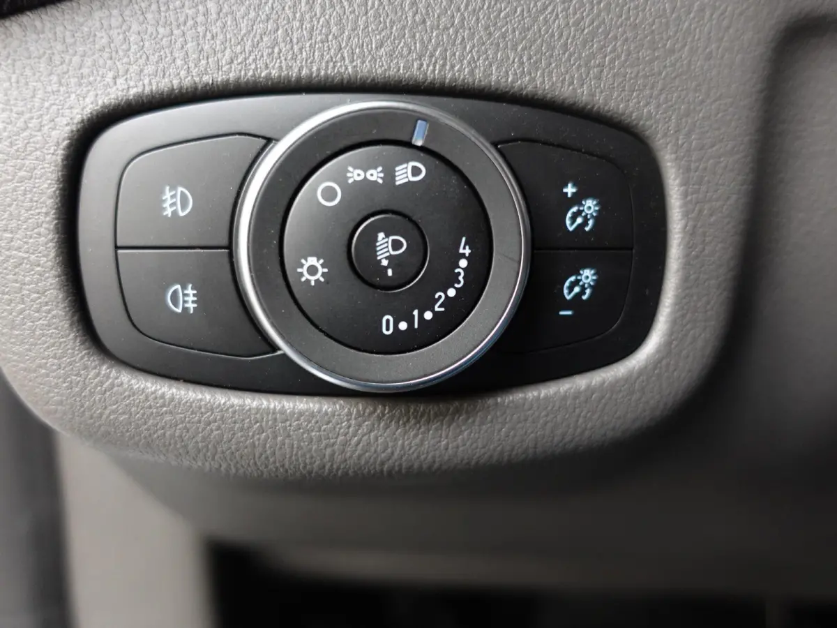 1.5 EcoBlue L2 Trend Automaat Navigatie Airco Parkeersensoren Cruise Control Camera