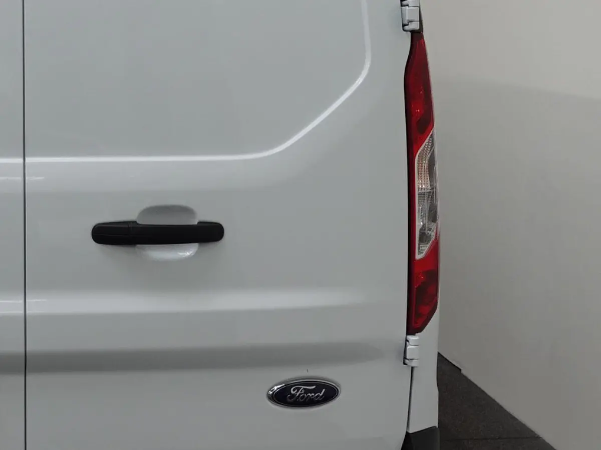 1.5 EcoBlue L2 Trend Automaat Navigatie Airco Parkeersensoren Cruise Control Camera