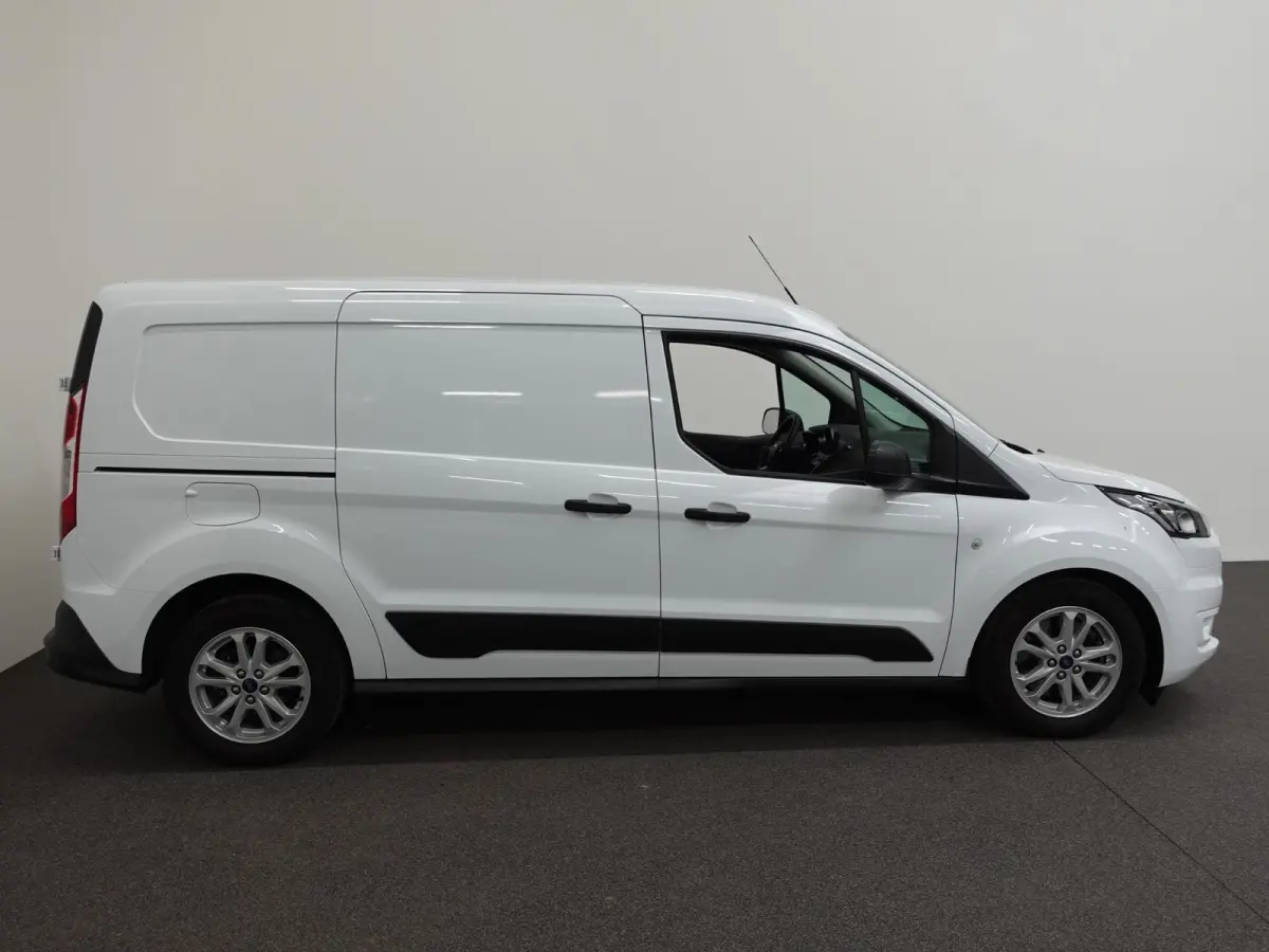 1.5 EcoBlue L2 Trend Automaat Navigatie Airco Parkeersensoren Cruise Control Camera