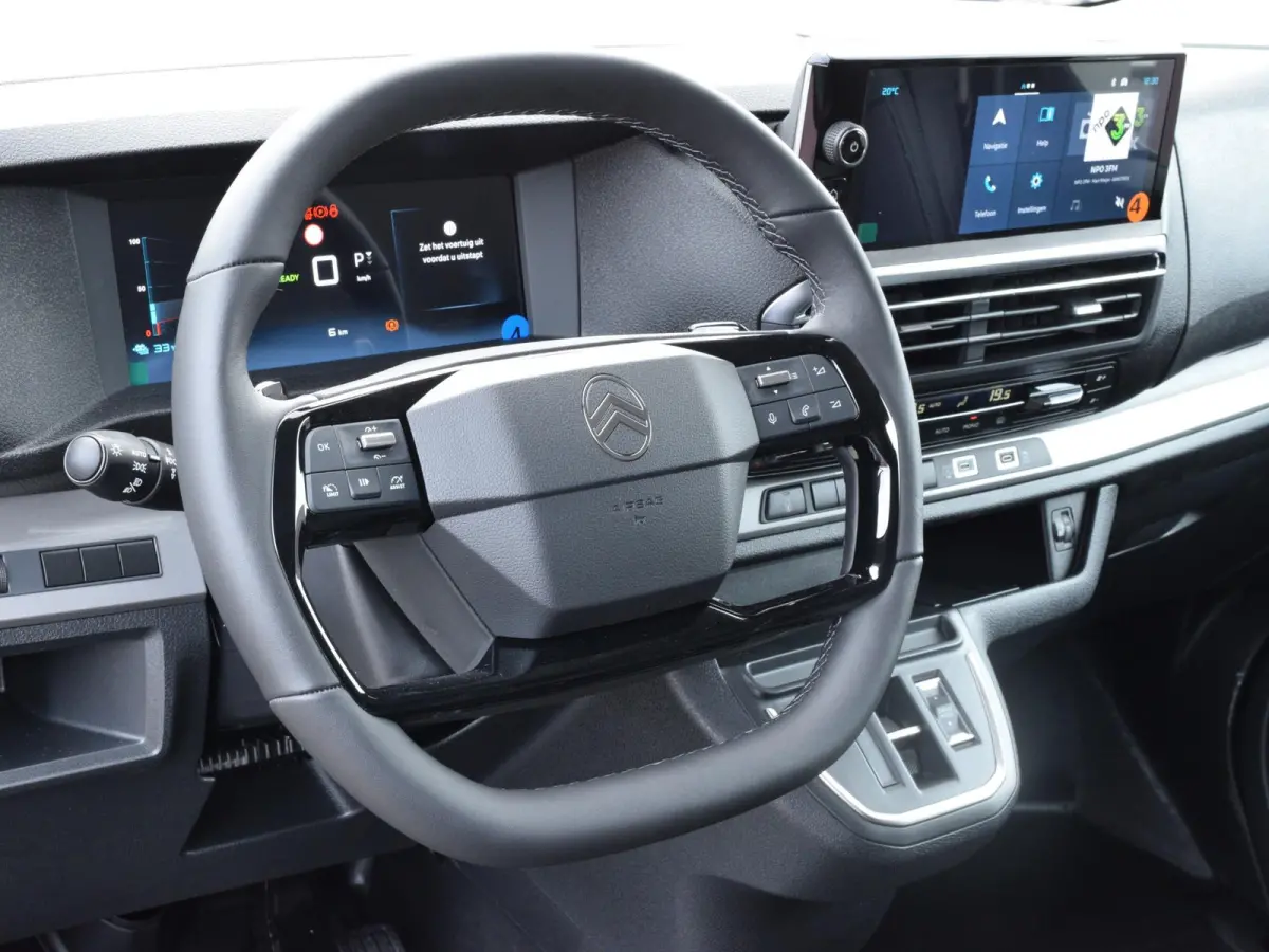 L3 75 kWh | STX Sport | Mooiste bus van NL (!) | Lederen bekleding | Spoilerpakket | 18 inch Lichtmetalen velgen | City NAV pakket | Comfort pakket | Winterpakket | 2x schuifdeur | laadruimt