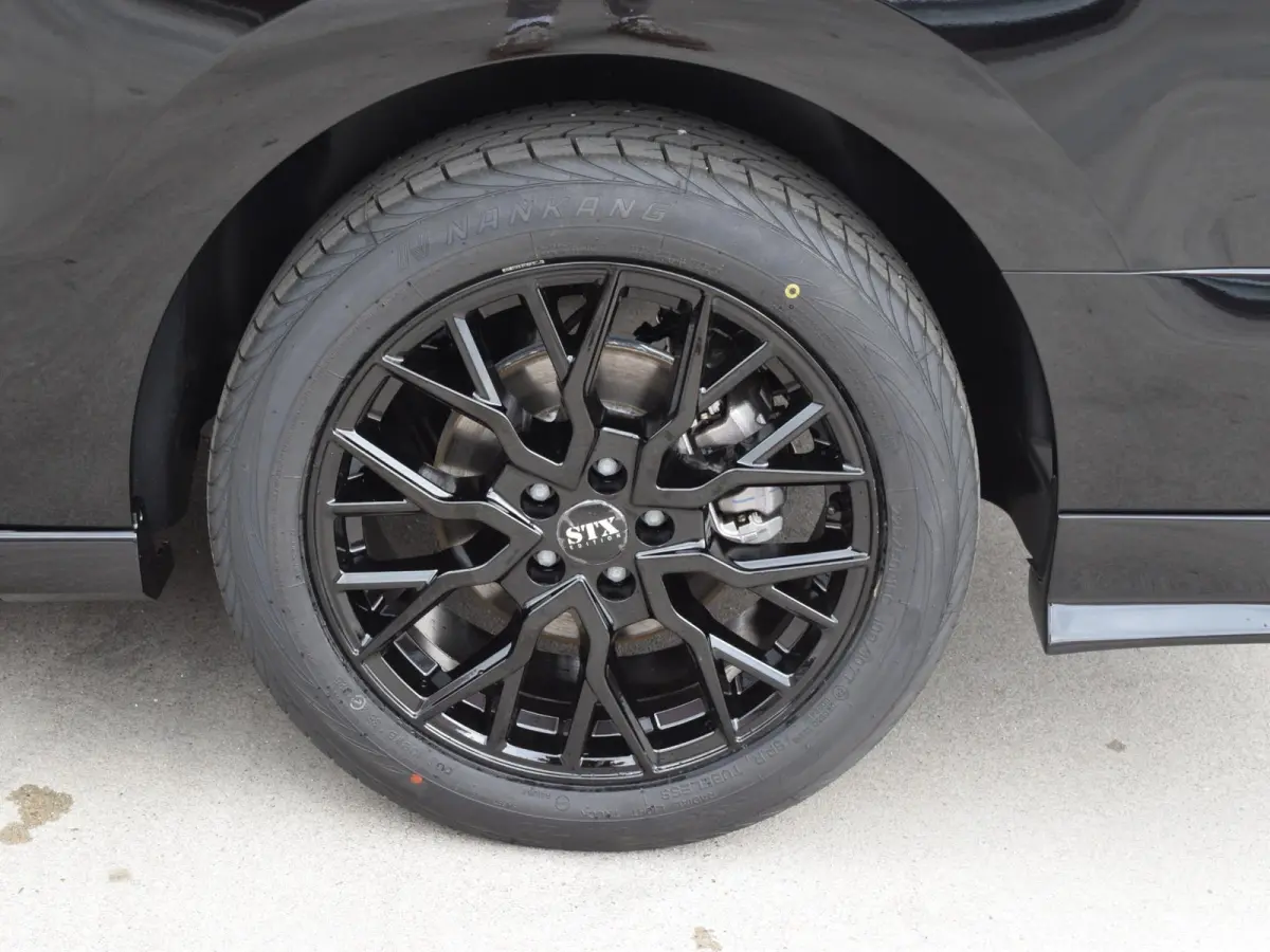 L3 75 kWh | STX Sport | Mooiste bus van NL (!) | Lederen bekleding | Spoilerpakket | 18 inch Lichtmetalen velgen | City NAV pakket | Comfort pakket | Winterpakket | 2x schuifdeur | laadruimt