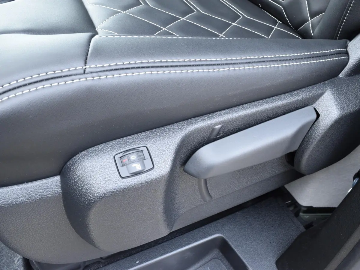 L3 75 kWh | STX Sport | Mooiste bus van NL (!) | Lederen bekleding | Spoilerpakket | 18 inch Lichtmetalen velgen | City NAV pakket | Comfort pakket | Winterpakket | 2x schuifdeur | laadruimt