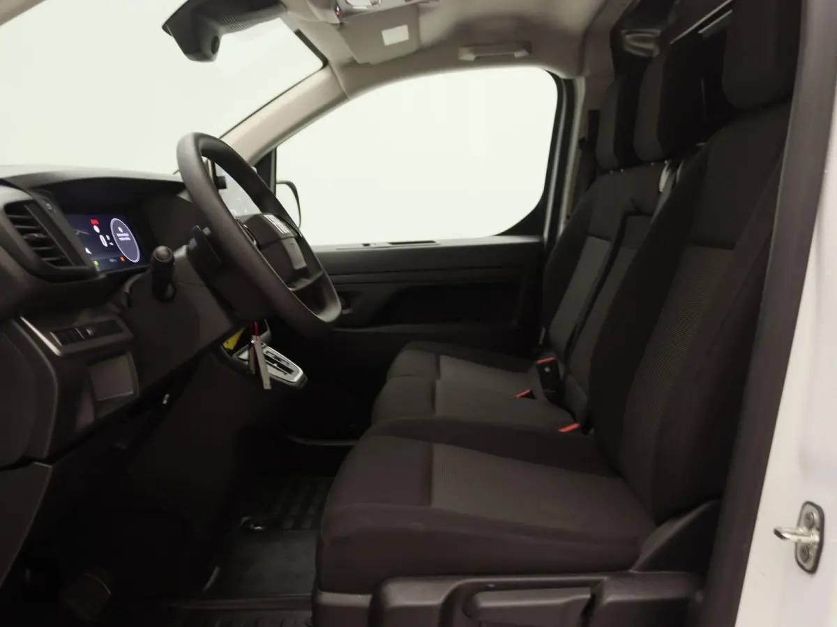 2.0 Diesel 145 S&S L3 145 PK | Navi | 3 Zits | Achter Deuren | Betimmering | BPM vrij