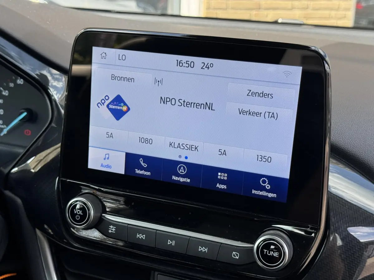 1.0 EcoBoost-Hybrid 125pk TITANIUM 1E EIG. CARPLAY/LED/WINTERPACK/NL-AUTO