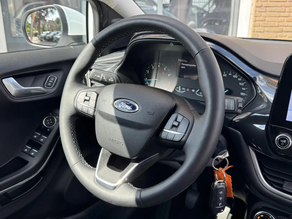 1.0 EcoBoost-Hybrid 125pk TITANIUM 1E EIG. CARPLAY/LED/WINTERPACK/NL-AUTO