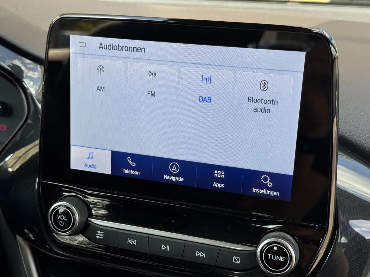1.0 EcoBoost-Hybrid 125pk TITANIUM 1E EIG. CARPLAY/LED/WINTERPACK/NL-AUTO