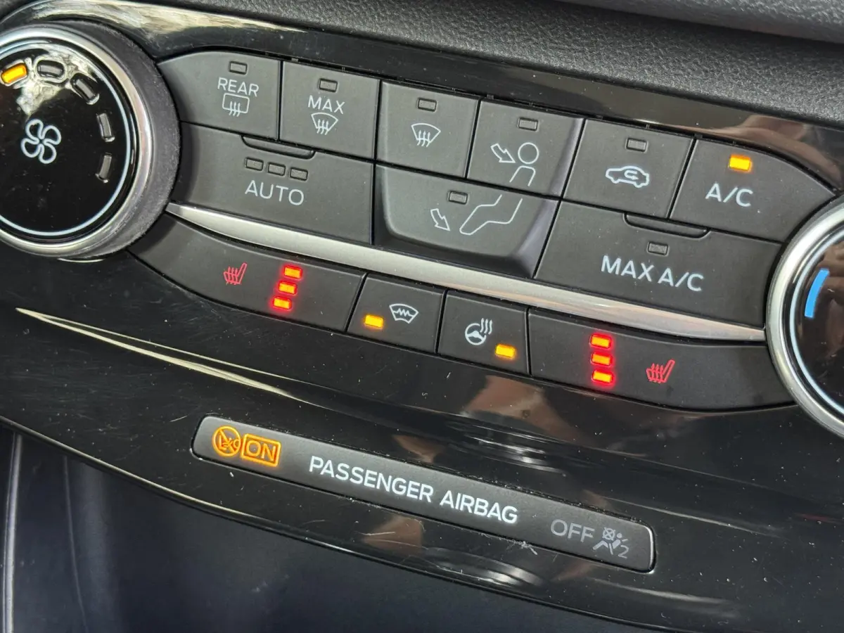 1.0 EcoBoost-Hybrid 125pk TITANIUM 1E EIG. CARPLAY/LED/WINTERPACK/NL-AUTO