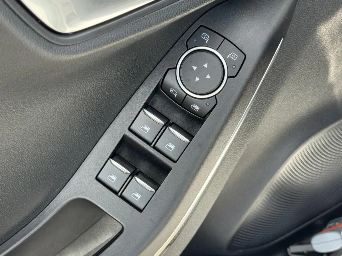 1.0 EcoBoost-Hybrid 125pk TITANIUM 1E EIG. CARPLAY/LED/WINTERPACK/NL-AUTO