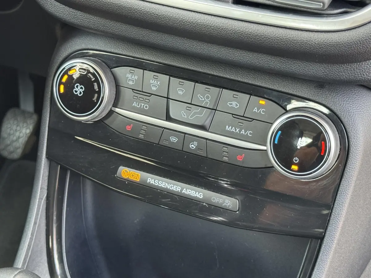 1.0 EcoBoost-Hybrid 125pk TITANIUM 1E EIG. CARPLAY/LED/WINTERPACK/NL-AUTO