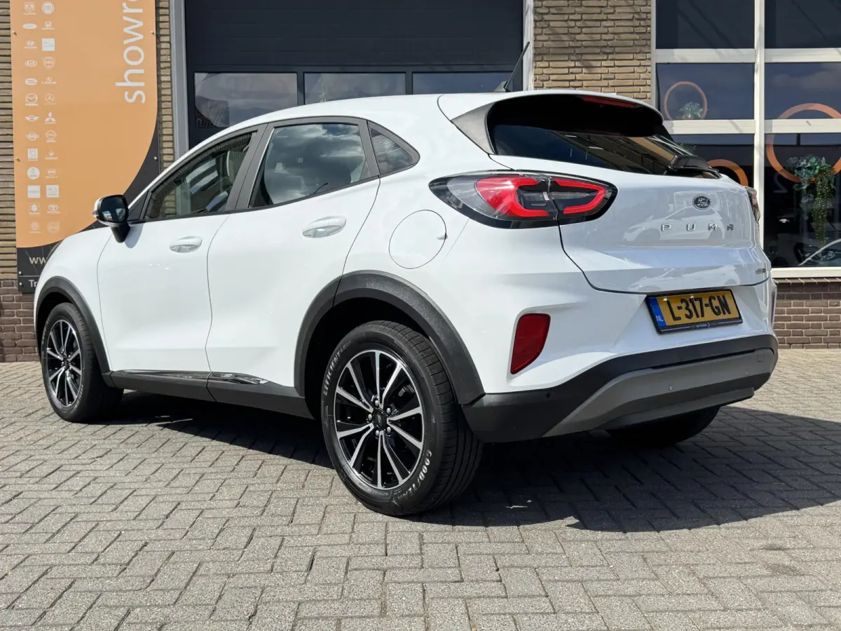 1.0 EcoBoost-Hybrid 125pk TITANIUM 1E EIG. CARPLAY/LED/WINTERPACK/NL-AUTO