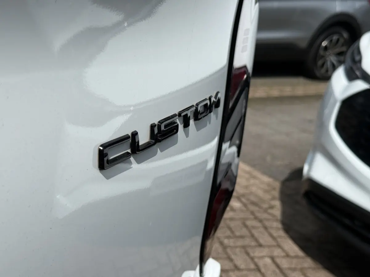 320 L1 Trend 2.5 Plug-in Hybrid 233pk | AGR stoel | Driver Ass Pack Ultimate | Navi | Trekhaak | Full LED | Ford Protect 2+3 jaar |