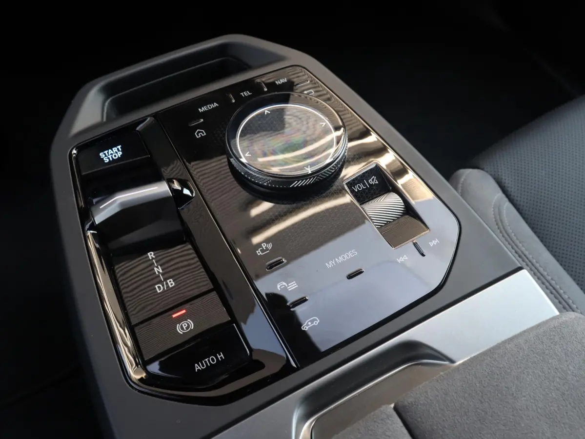 xDrive45 | M Sportpakket | Innovation Pack | Driving Assistant Prof. | Luchtvering | Trekhaak | Head-Up | Panodak Skylounge | Active Steering | Harman Kardon | SOH 97% | 23'' LMV